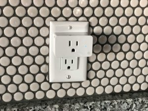 Smart Plug plugges in to a socket